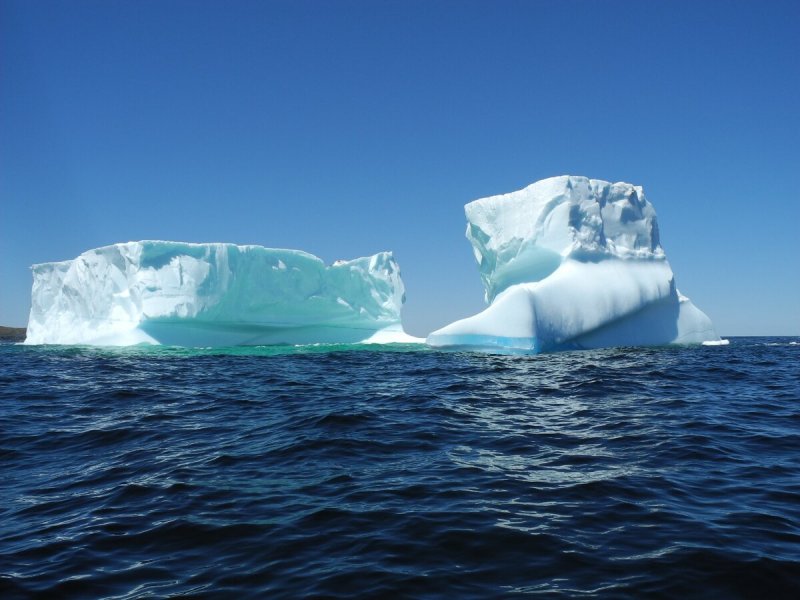 Айсберги в арктическом заповеднике