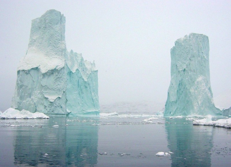 Айсберг скала