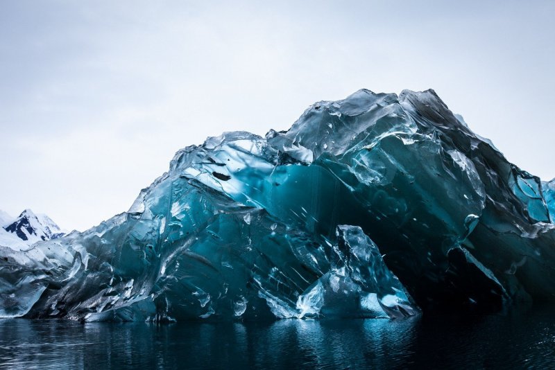 Ледяные скалы в Антарктиде