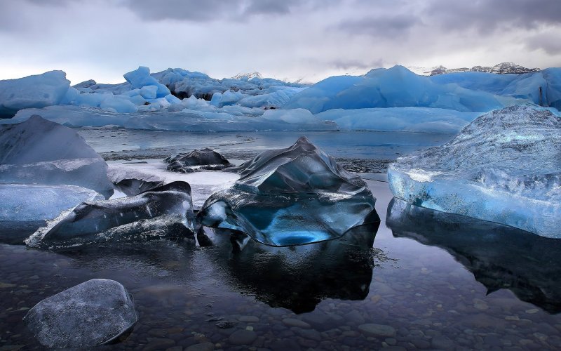 Каньон айсберги в Исландии
