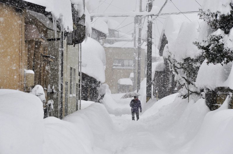 Снегопад сугробы в Японии