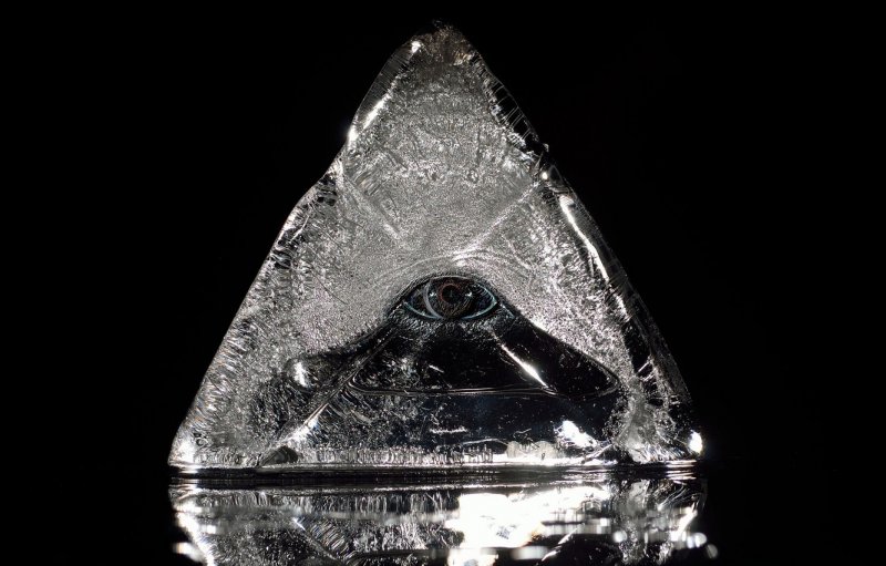 Ледяная пирамида