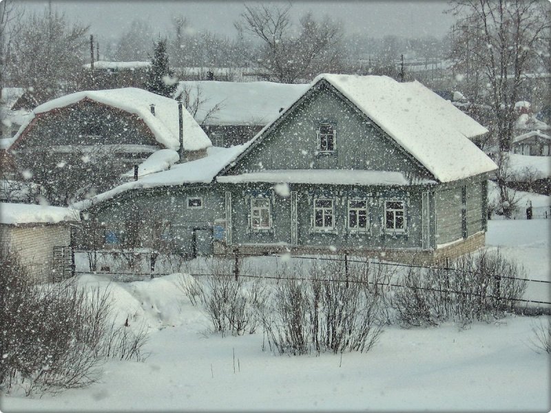 Снегопад в деревне