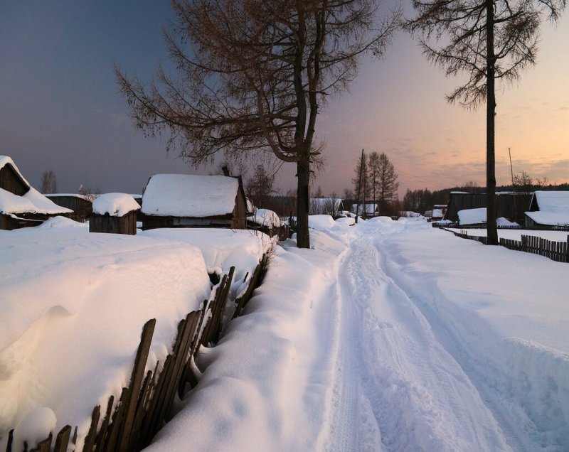 Зима деревня сугробы