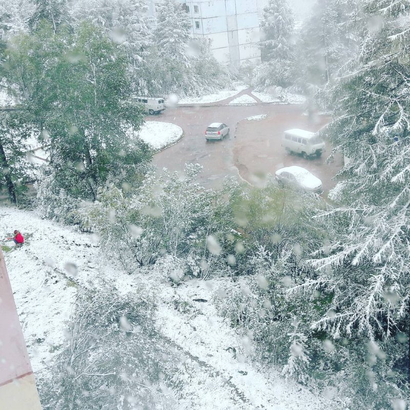 В Якутске идет снег фото