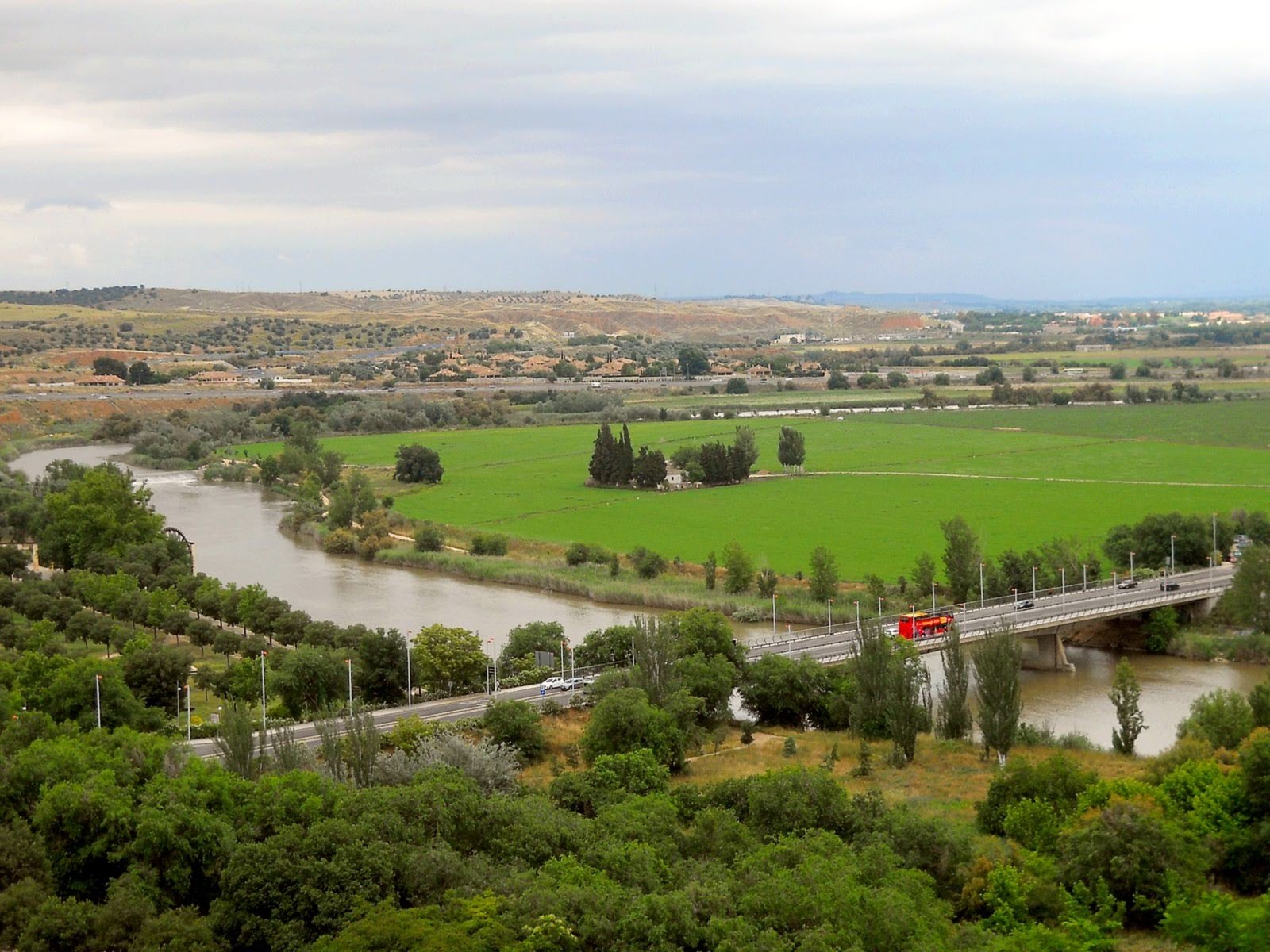 Устье тахо. Река Тахо в Испании. Река Эбро Испания. Толедо Тахо. Река Тахо в Европе.