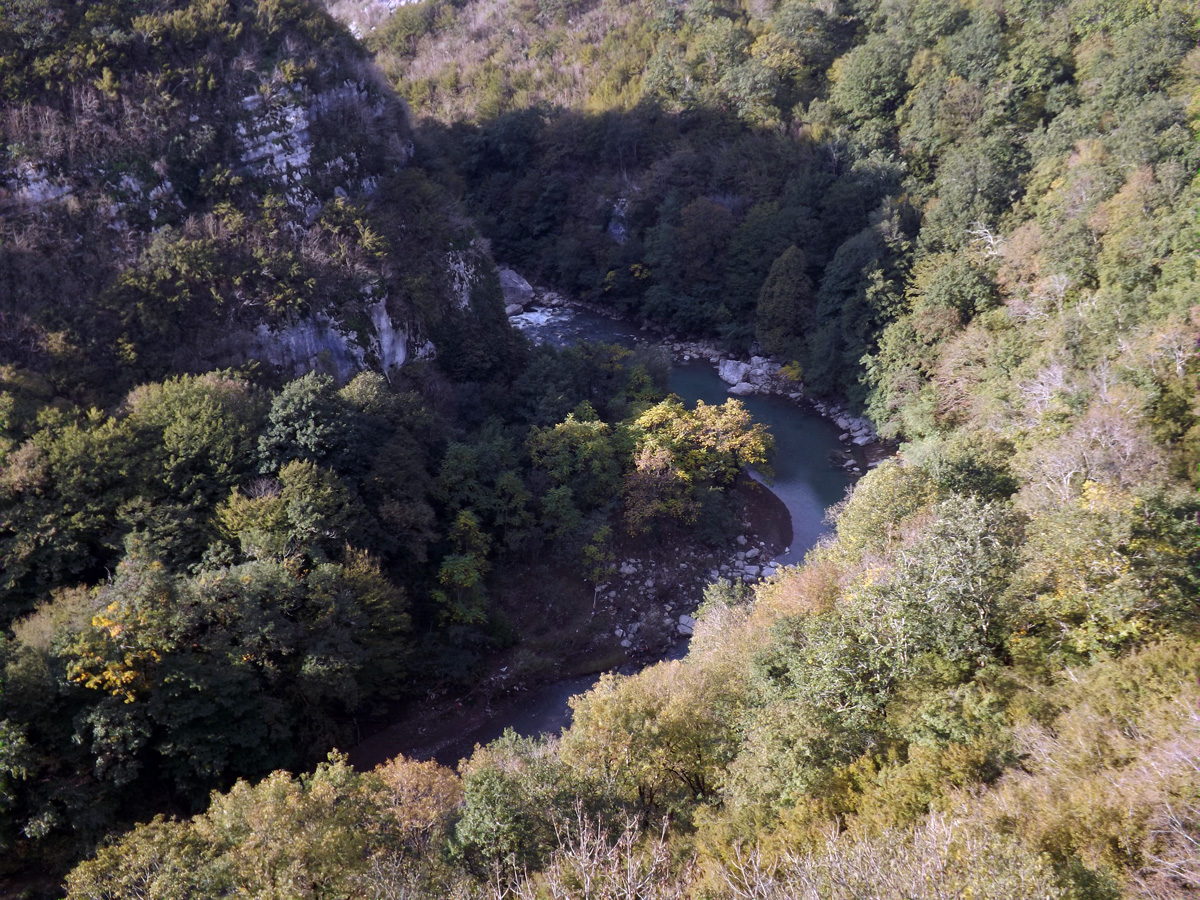 Река грузинка. Река грузинка Васкелово. Разлив реки грузинки. Река грузинка Краснодарский край. Река грузинка фото.