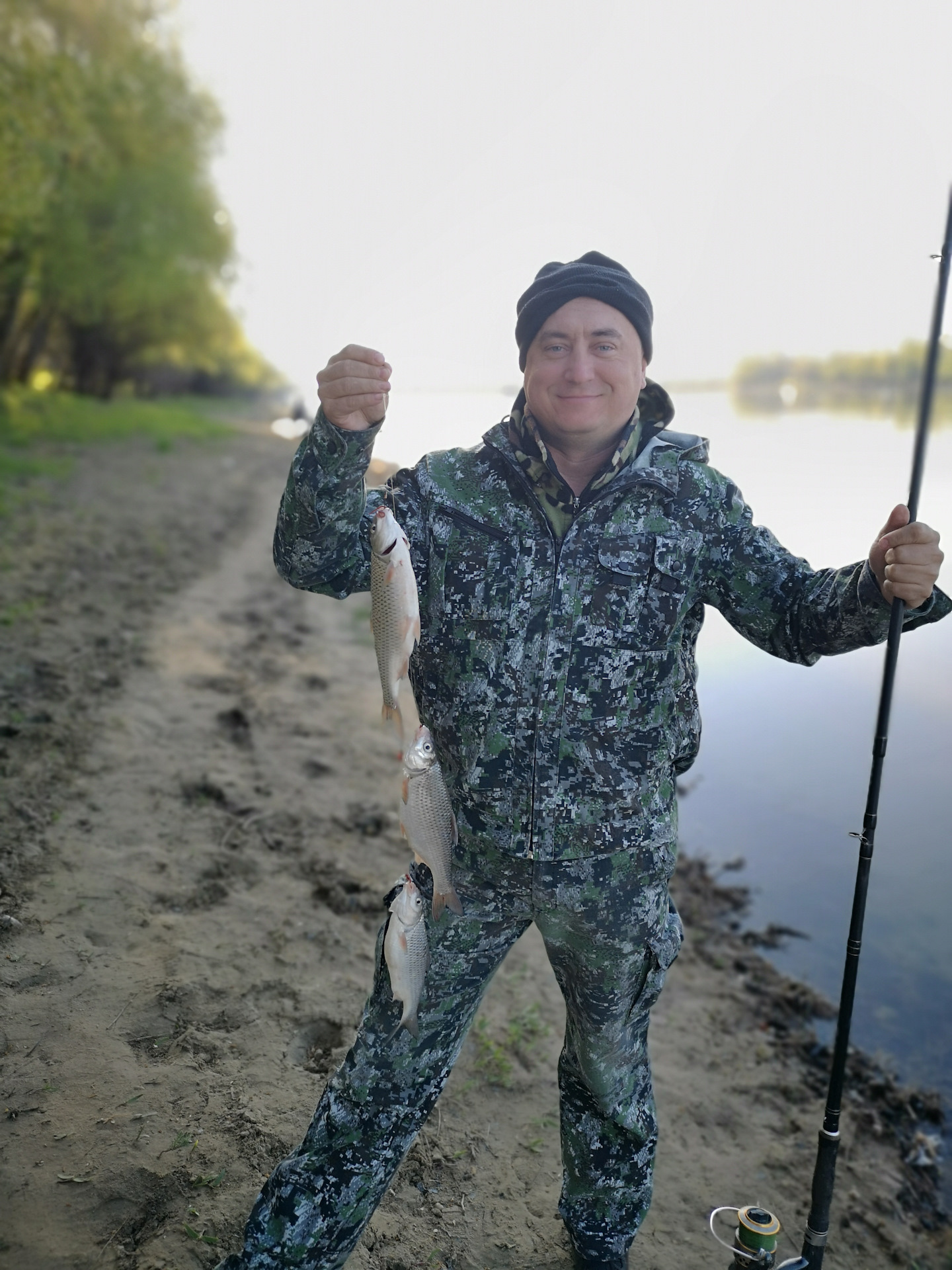 Река кигач астраханская область. Рыбалка на реке Кигач. Река Кигач. Кигач Астраханская область.