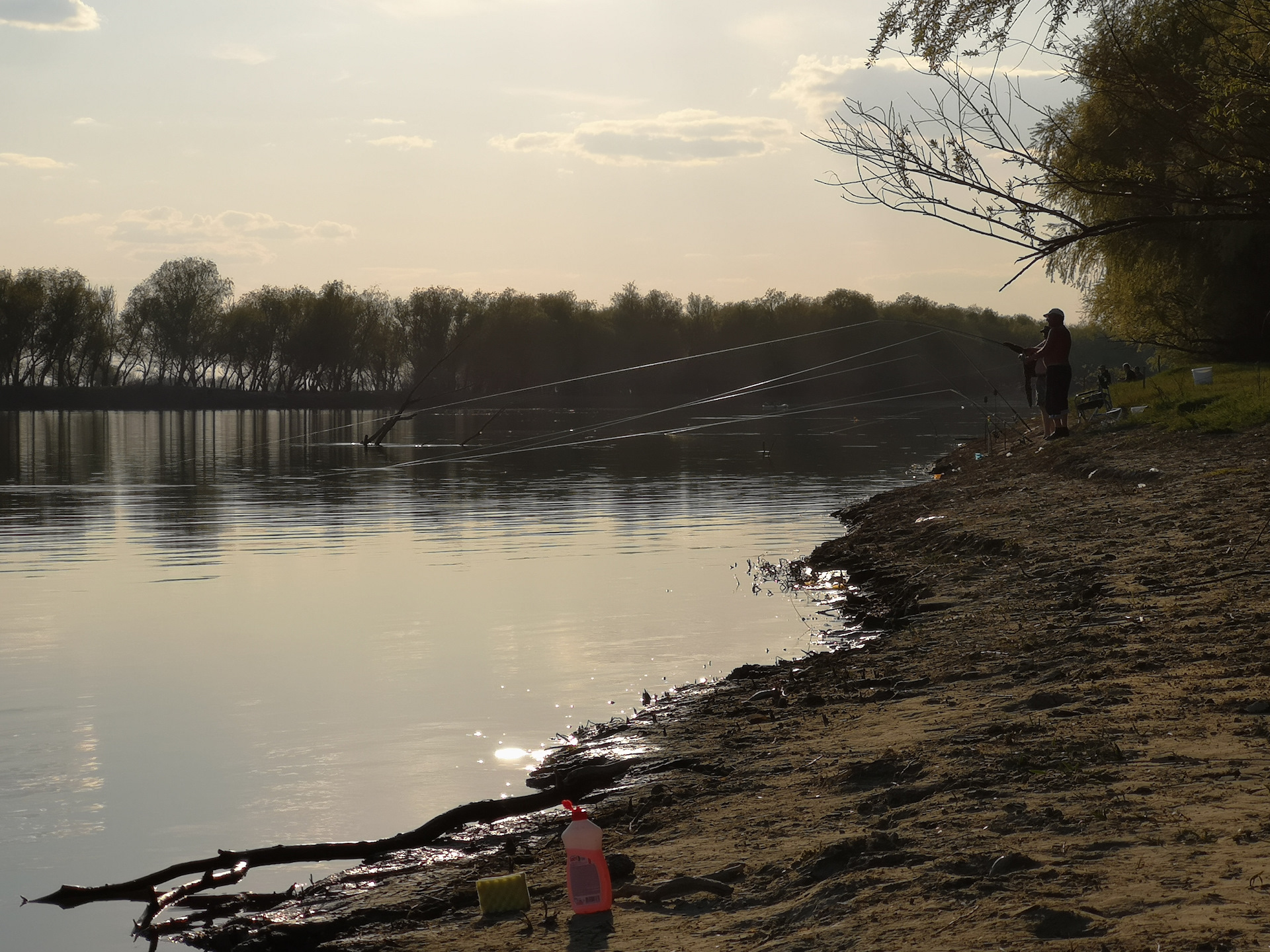 Река кигач астраханская область. Астрахань река Кигач. Река Кигач село Байбек. Астрахань Кигач рыбалка. Рыбалка на реке Кигач.