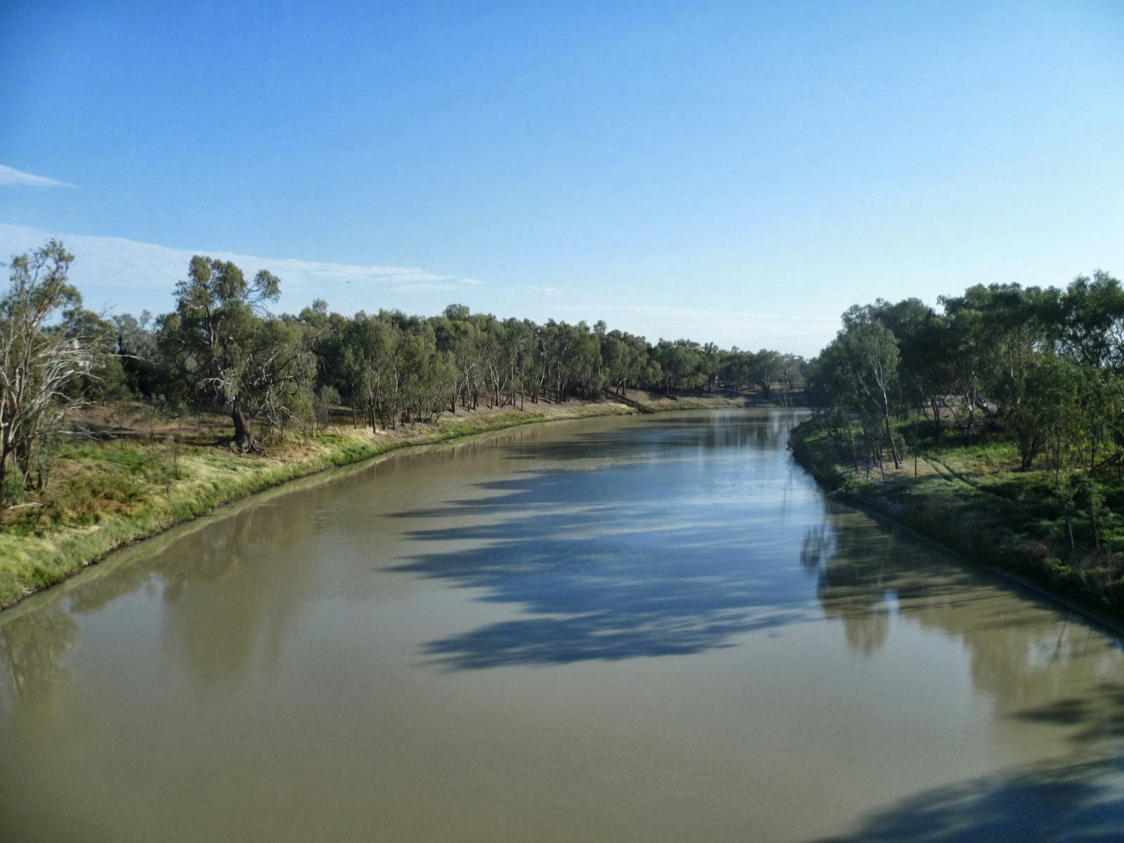 Река дарлинг полноводна. Река Дарлинг. Муррей в Австралии. Река Муррей. Река Дарлинг в Австралии.
