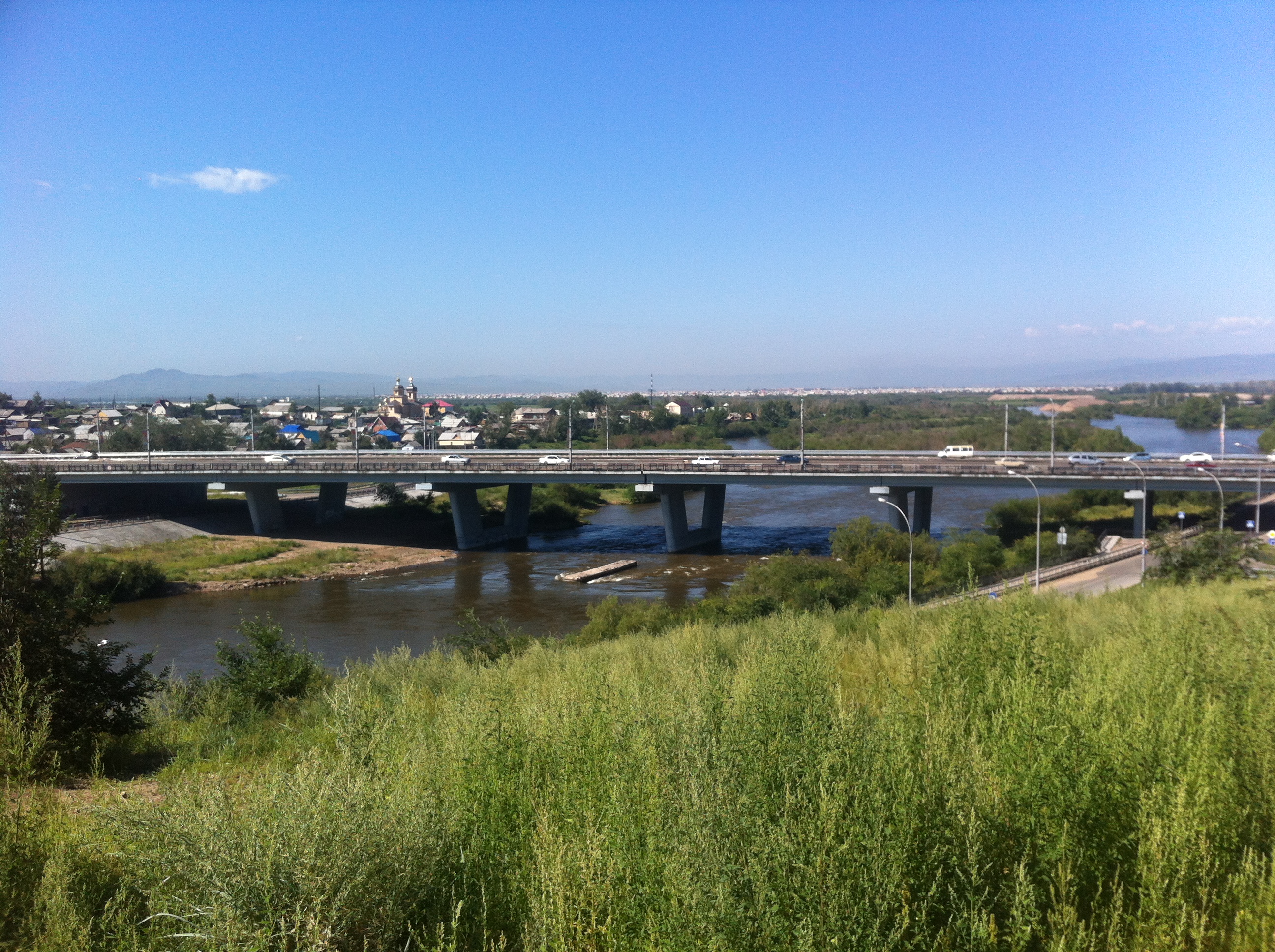Улан удэ расположен на реке. Река уда в Улан-Удэ. Селенга Улан-Удэ. Река Селенга и уда Улан Удэ. Удинский мост в Улан-Удэ.