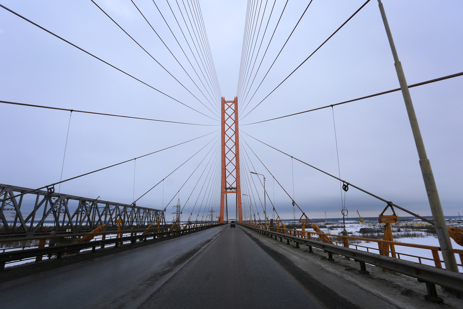 Югорский вантовый мост