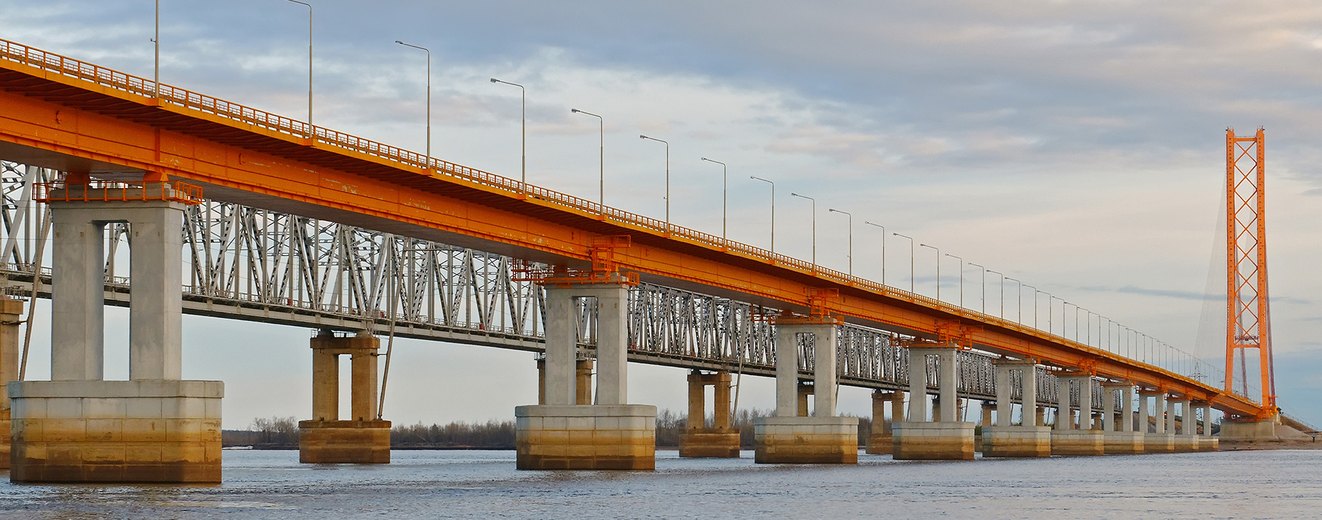 Югорский вантовый мост