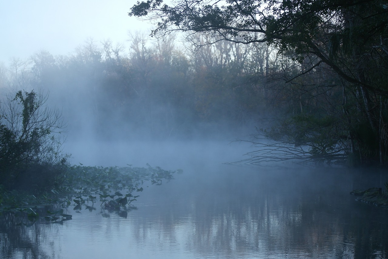 Среднесатыгинский туман озеро