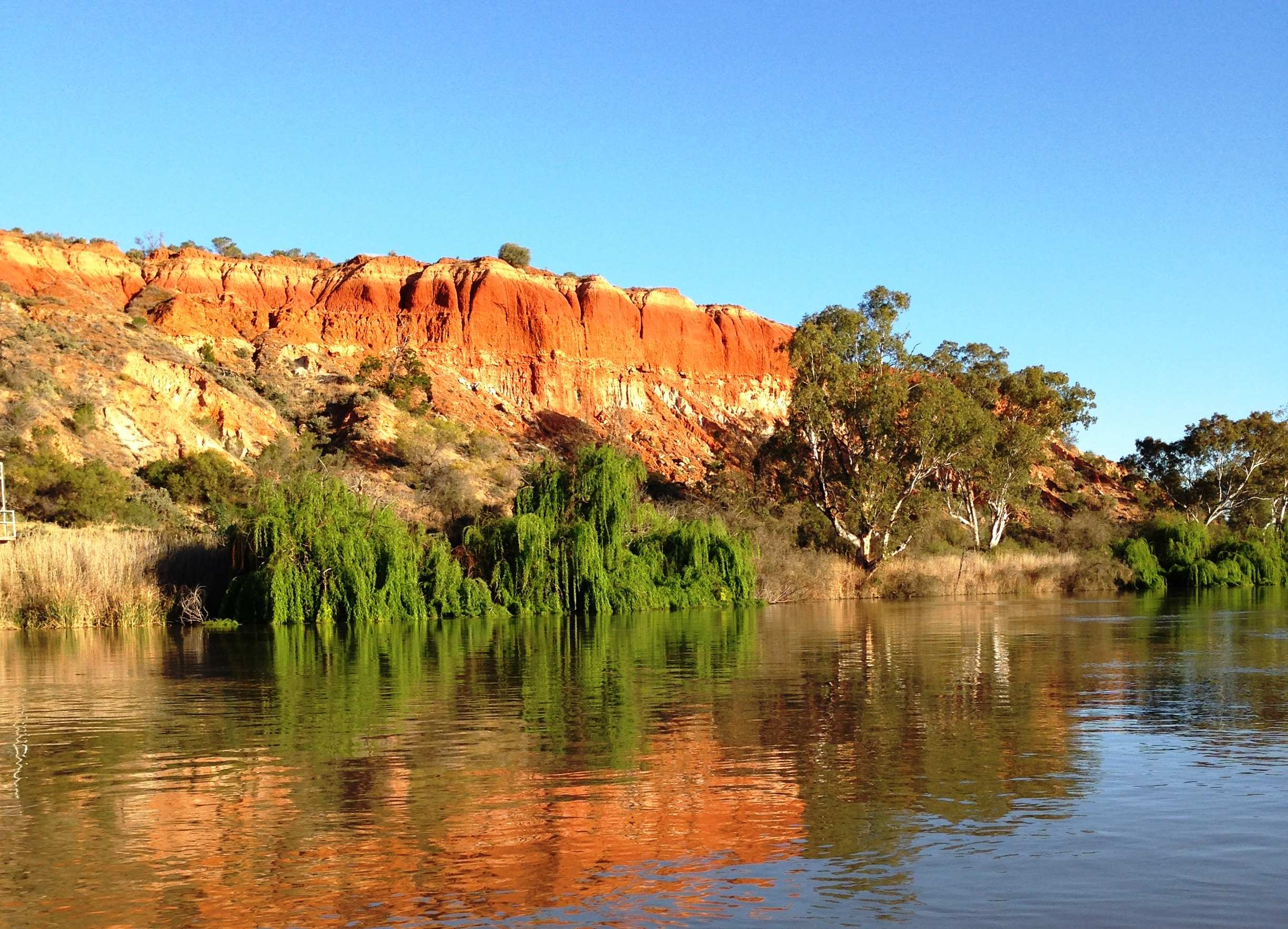 Крупные реки и озера австралийского. Муррей и Дарлинг. Река Муррей в Австралии. Реки Дарлинг и Муррей. Австралия река Муррей Дарлинг.