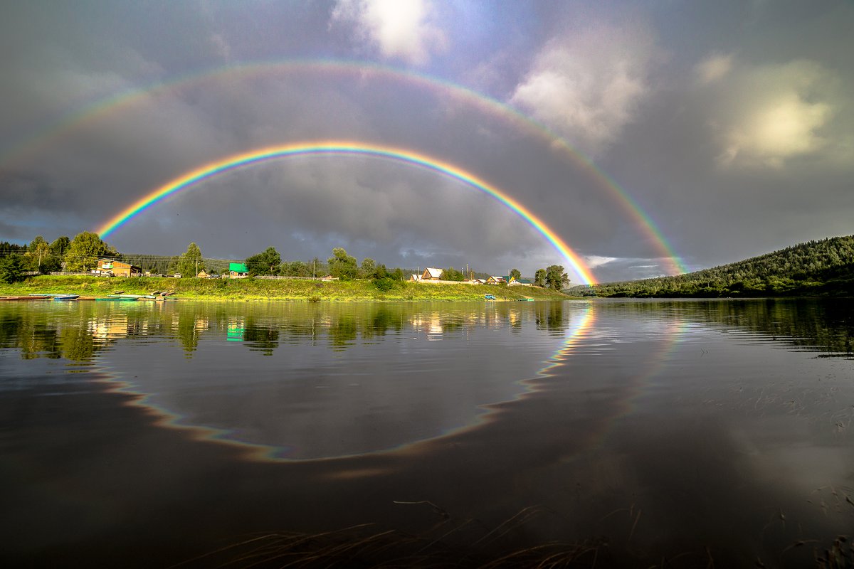 Фотографии радуги. Белорусия Лесные озёра Радуга. Радуга над рекой. Радуга над озером. Радуга над речкой.