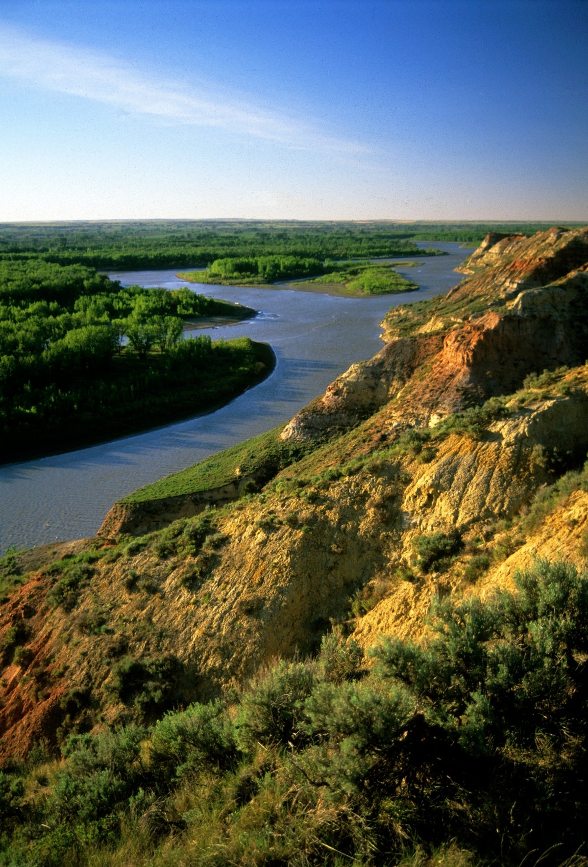 Какое питание имеет река миссури. Миссури река. Реки Северной Америки Миссури. Долина реки Миссури. Река Миссури штат Монтана.