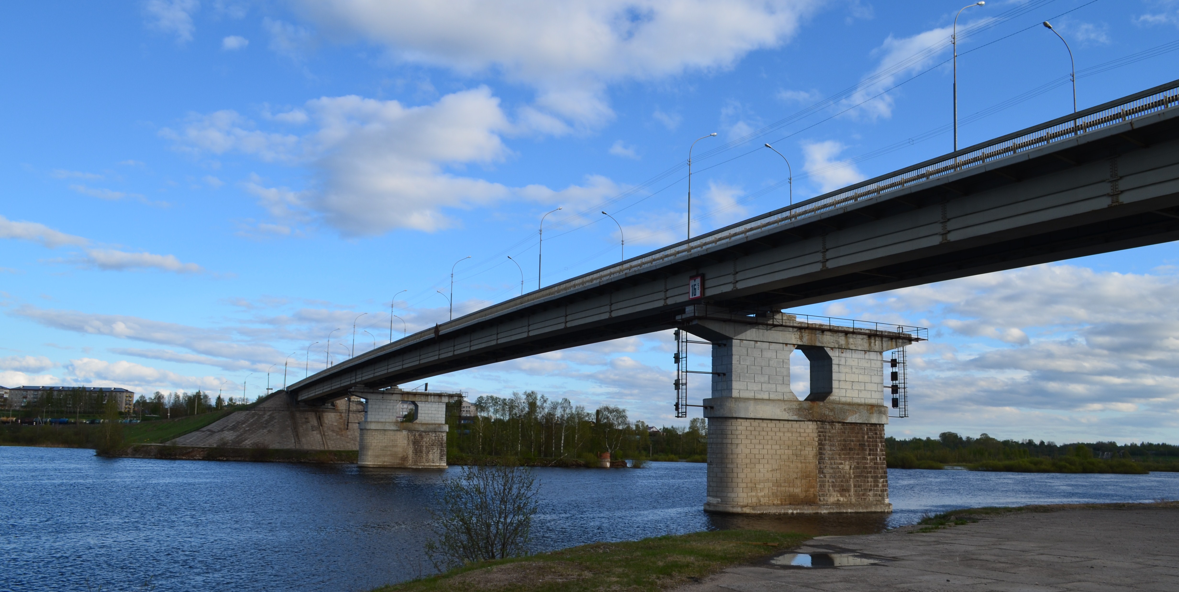 Мост в Шексне через реку Шексна