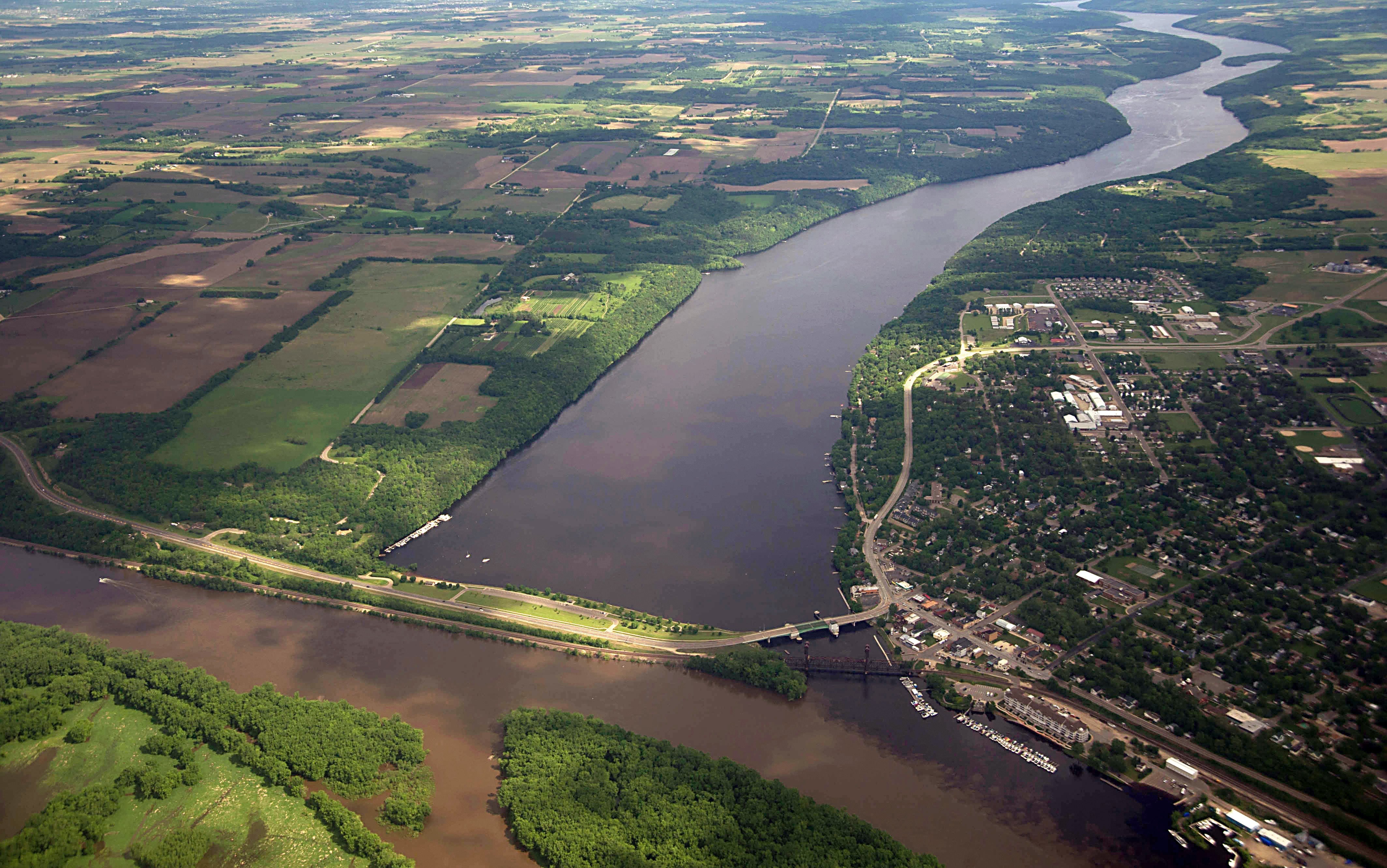 Река Миссисипи с Миссури