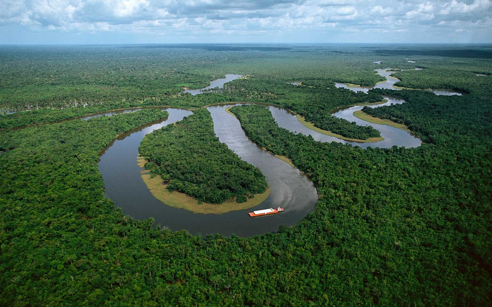 Амазонка полноводна круглый год. Самая длинная и полноводная река Северной Америки. Река Амазонка Башкортостан. Ботети (река). Самая опасная река в мире.