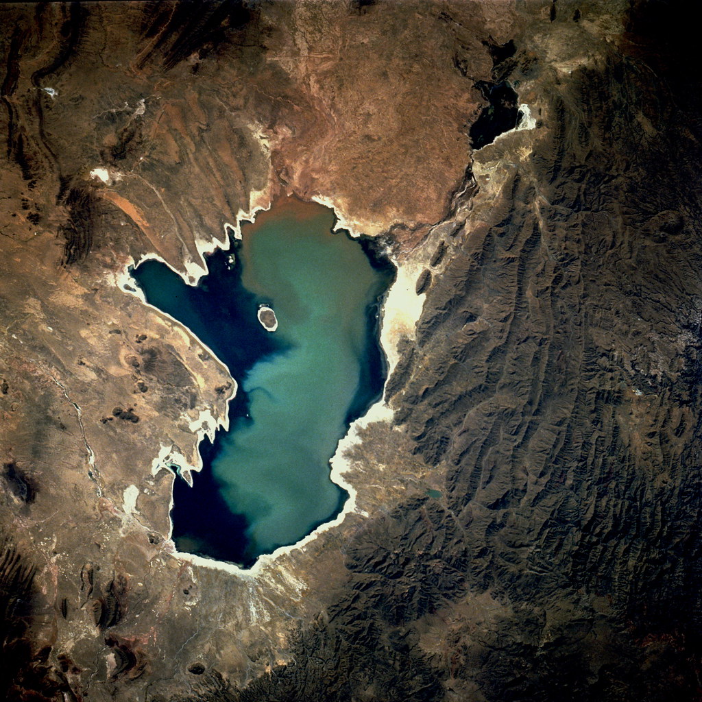 Озеро поопо