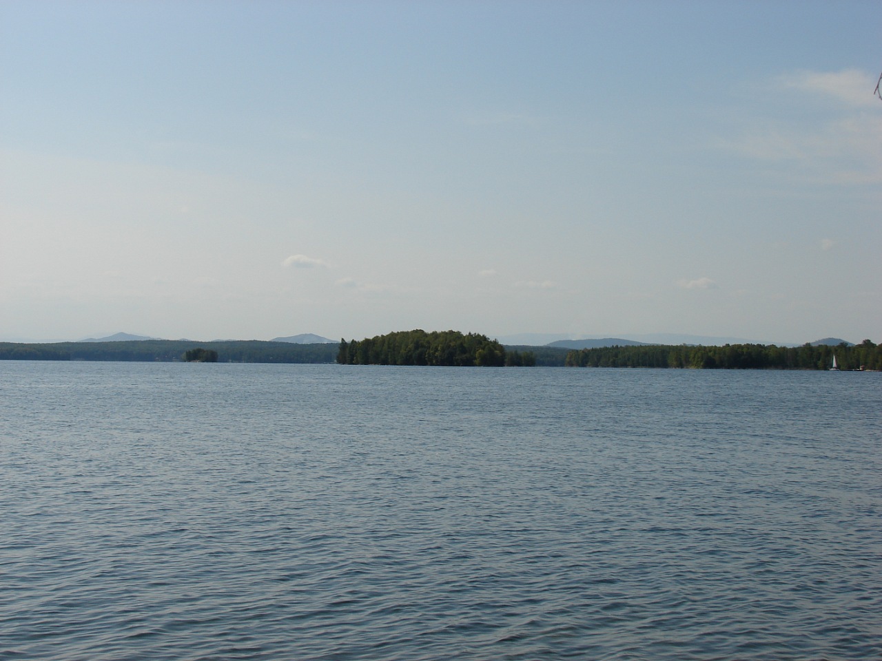 Озеро сугояк челябинская. Озеро Сугояк. Озеро Сугояк 2 Челябинская область. Лазурный озеро Сугояк.