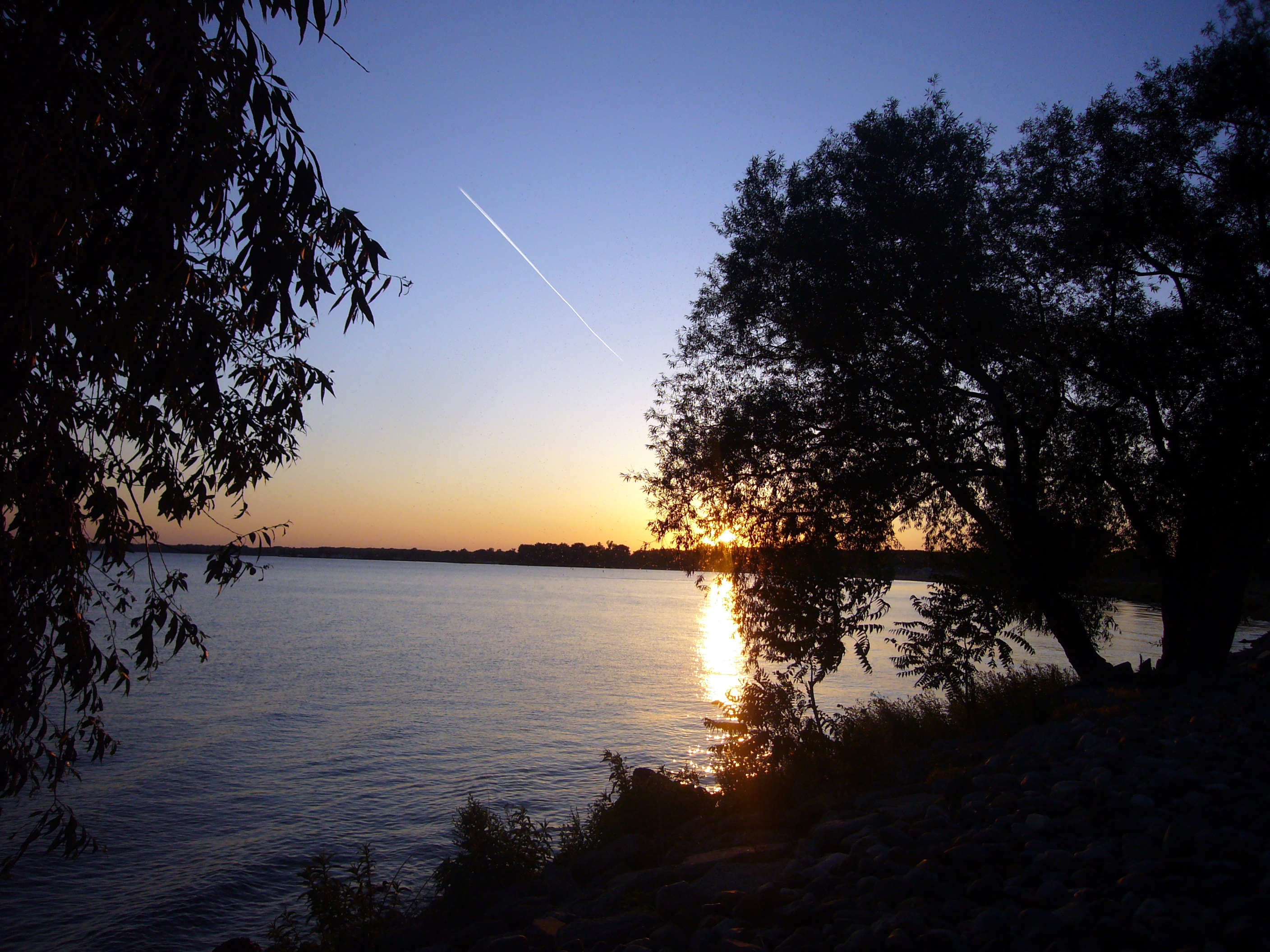 Озеро сена. Сент-Клэр (озеро, Северная Америка). Озеро сент Клэр. Озеро сент Клэр Детройт. Сенно озеро.