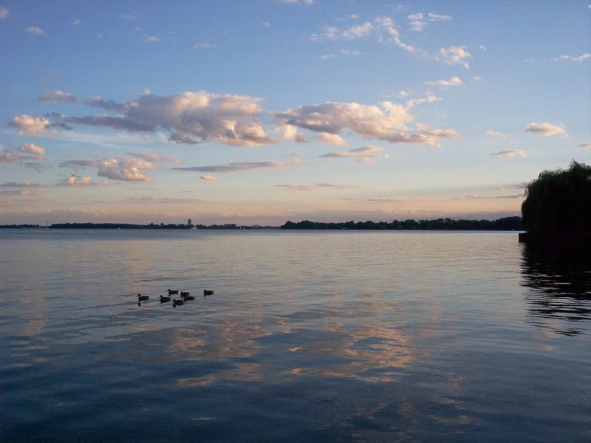 Гросс-Пуэнт. Озеро сент Клэр. Гросс Пойнт Мичиган. Сенно озеро.