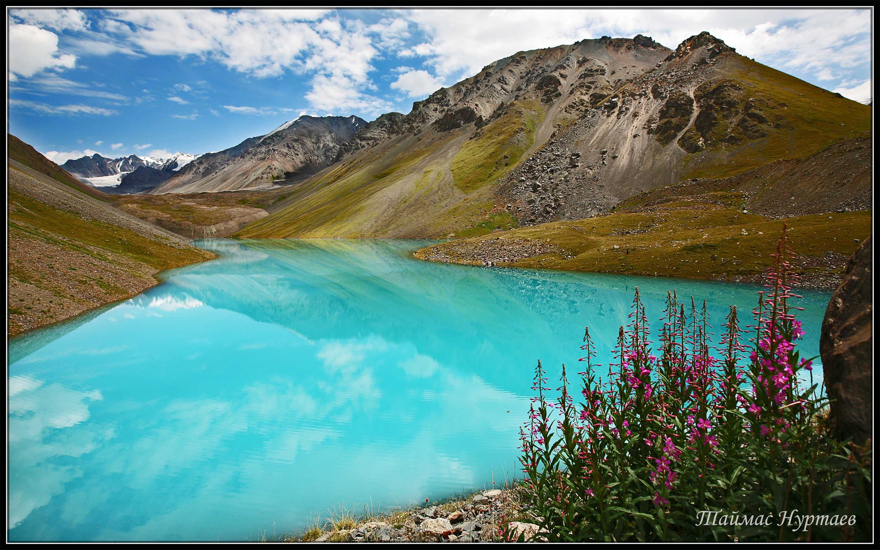 Высокогорное озеро в Киргизии