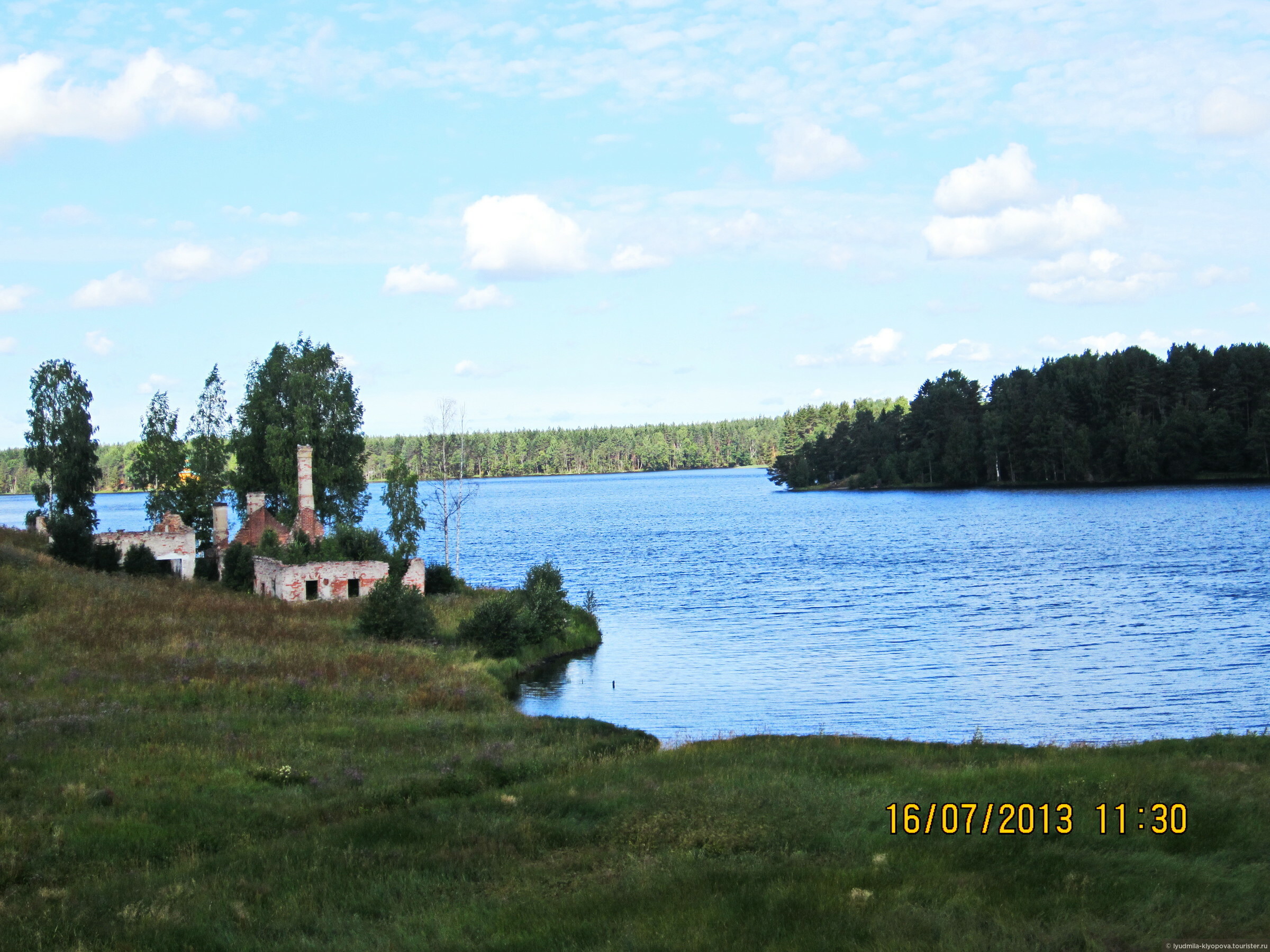 Рощинское озеро ленинградская область. Нахимовское озеро. Рощинское озеро пляж. Между Ладогой и Онегой.