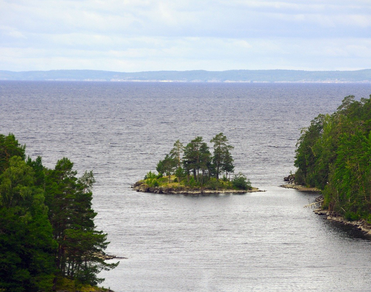Гашестров остров в Онежском озере