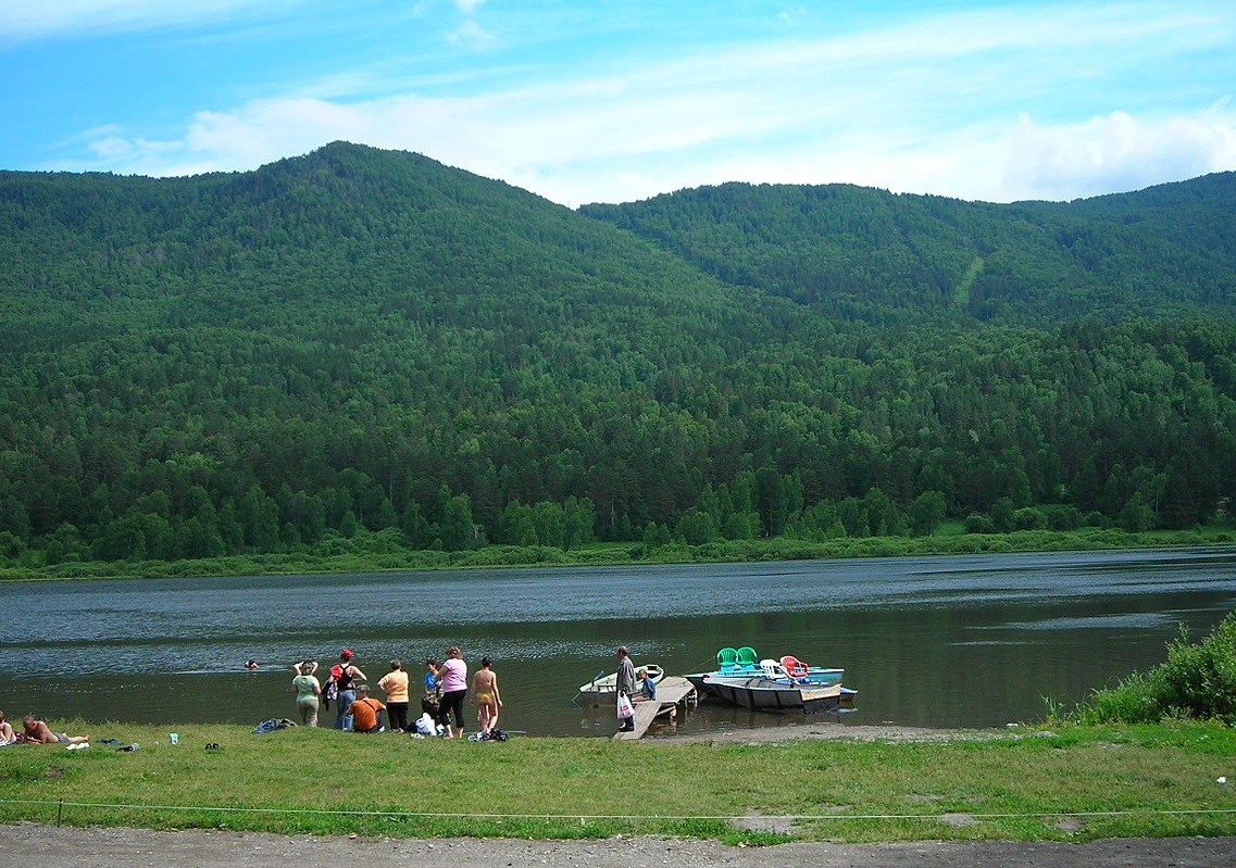 Манжерокское озеро Алтай в палатках