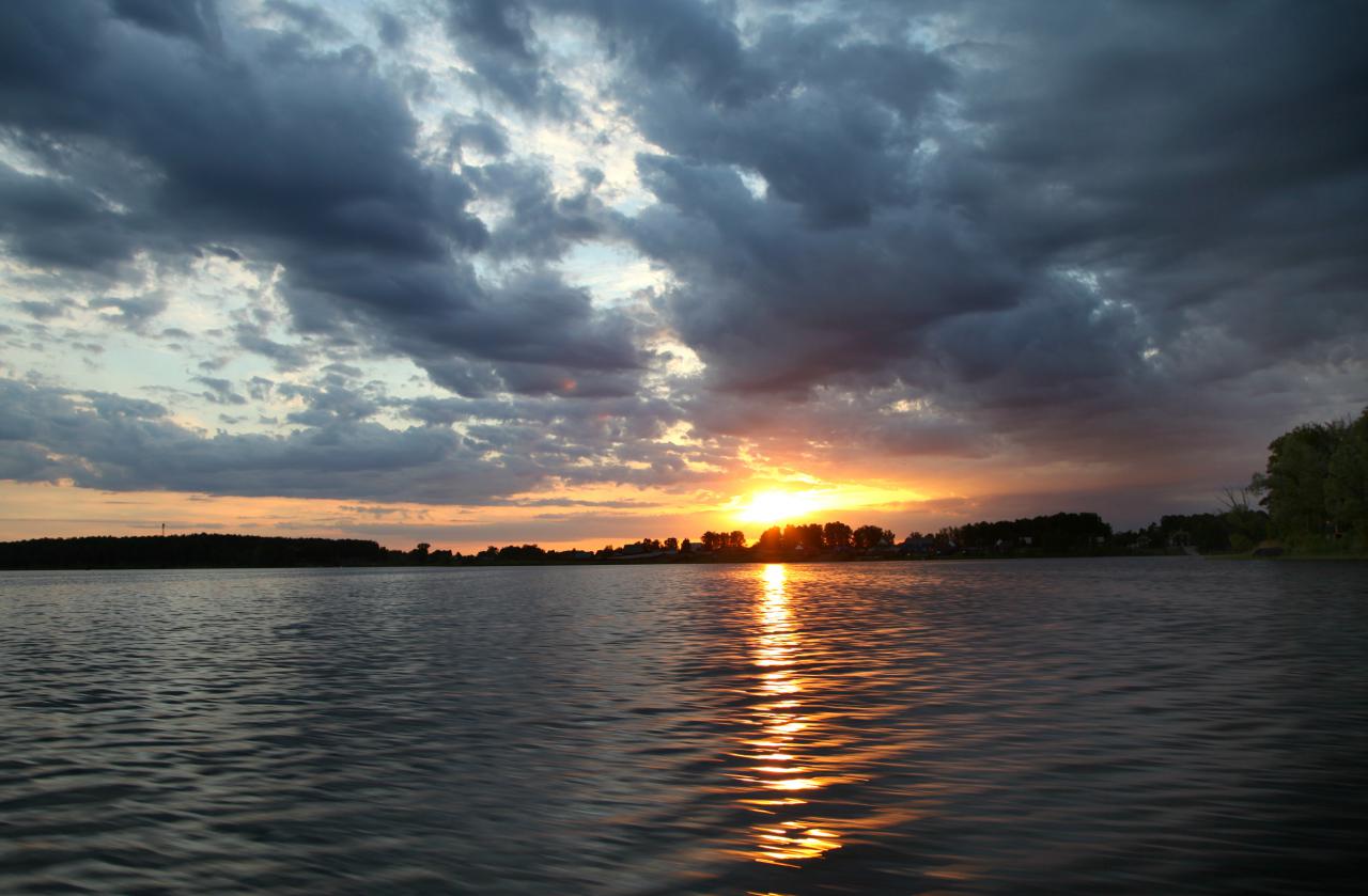 Озеро уткуль алтайского. Озеро Уткуль. Озеро Вершинино Алтайский край. Озеро Уткуль Алтайского края фото.