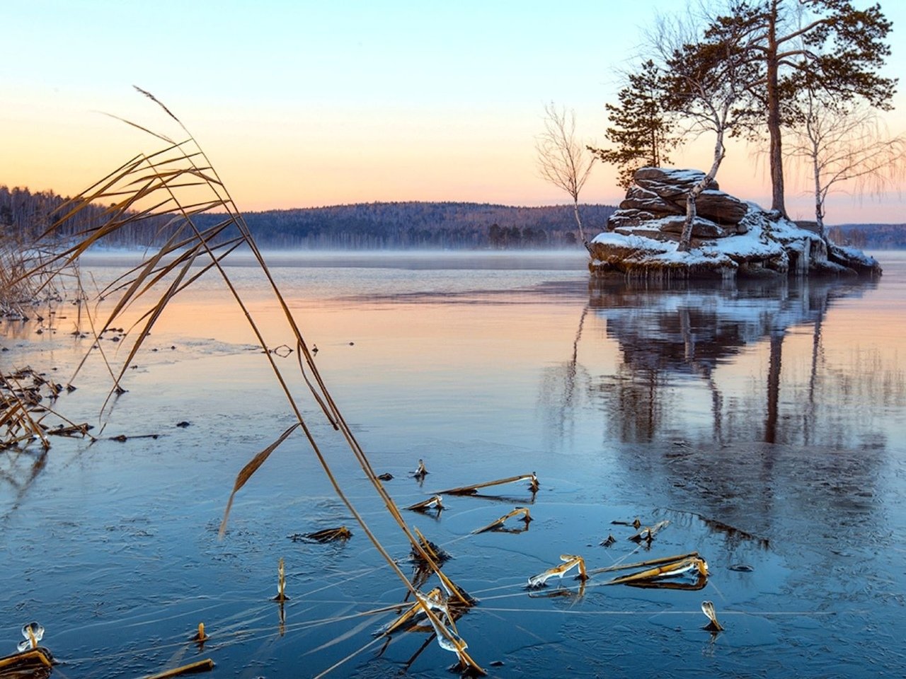 Озеро Таватуй зимой Свердловская область