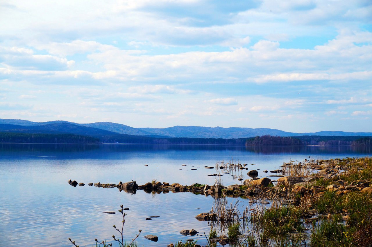 Озеро большой кисегач. Большой Кисегач Челябинская область. Озеро Кисегач Челябинская область. Озеро Комонь.