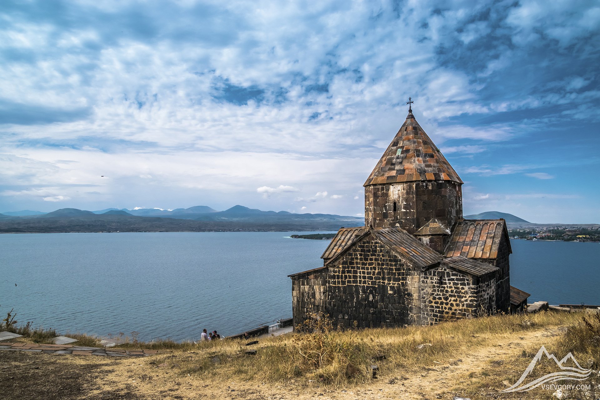 Озеро Севан Армения осенью