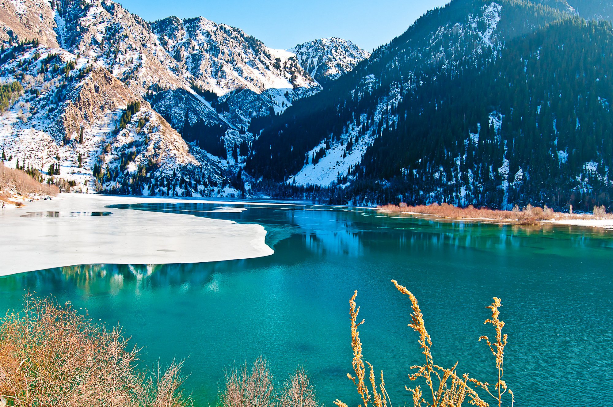 озеро иссык зимой