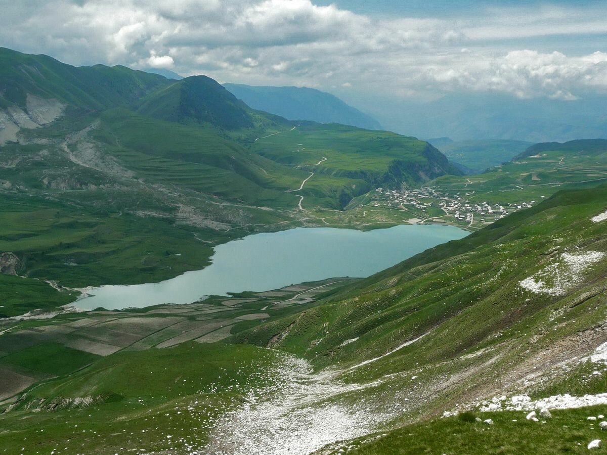 Горное озеро Мочох в Дагестане