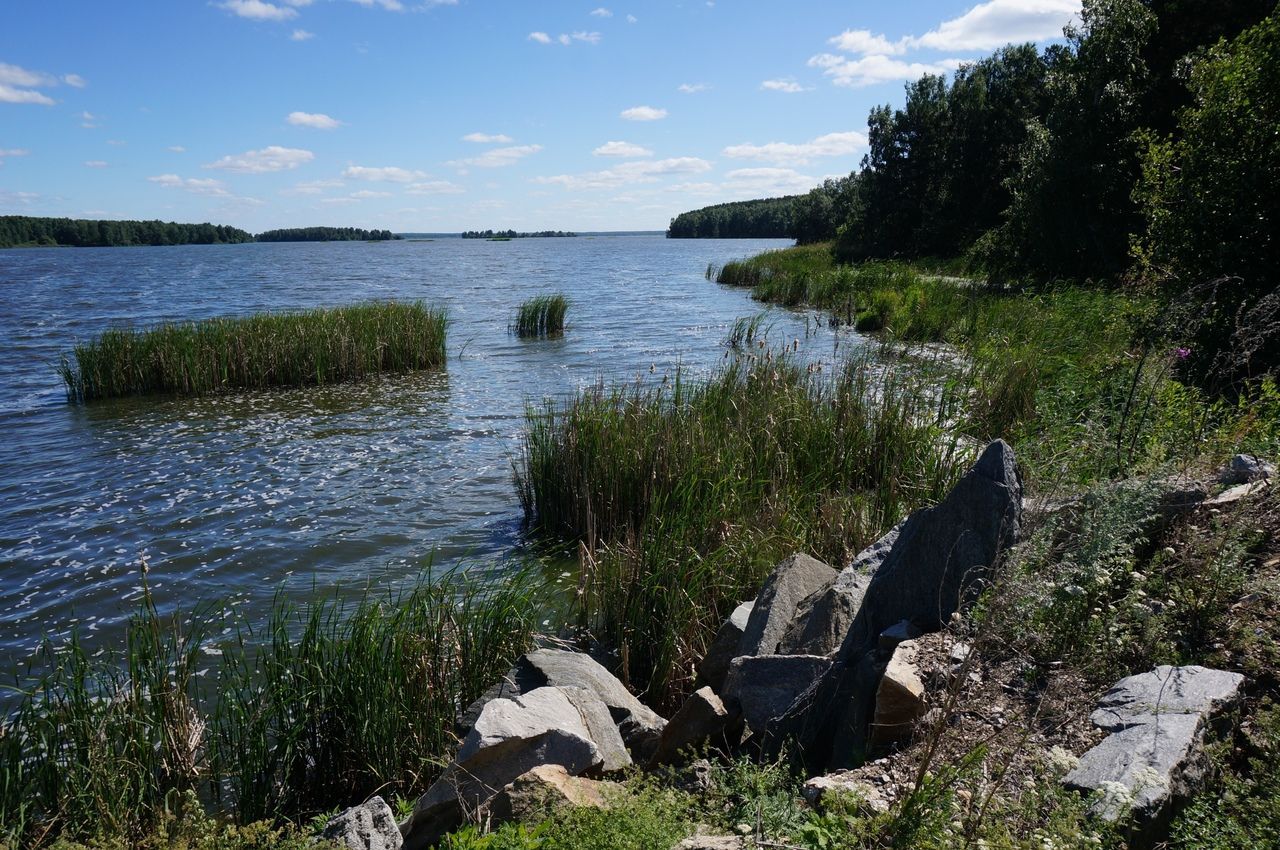 Озеро большие касли челябинская область. Озеро большая Индра Свердловская область. Озеро Касли Челябинская. Озеро долгое Касли.
