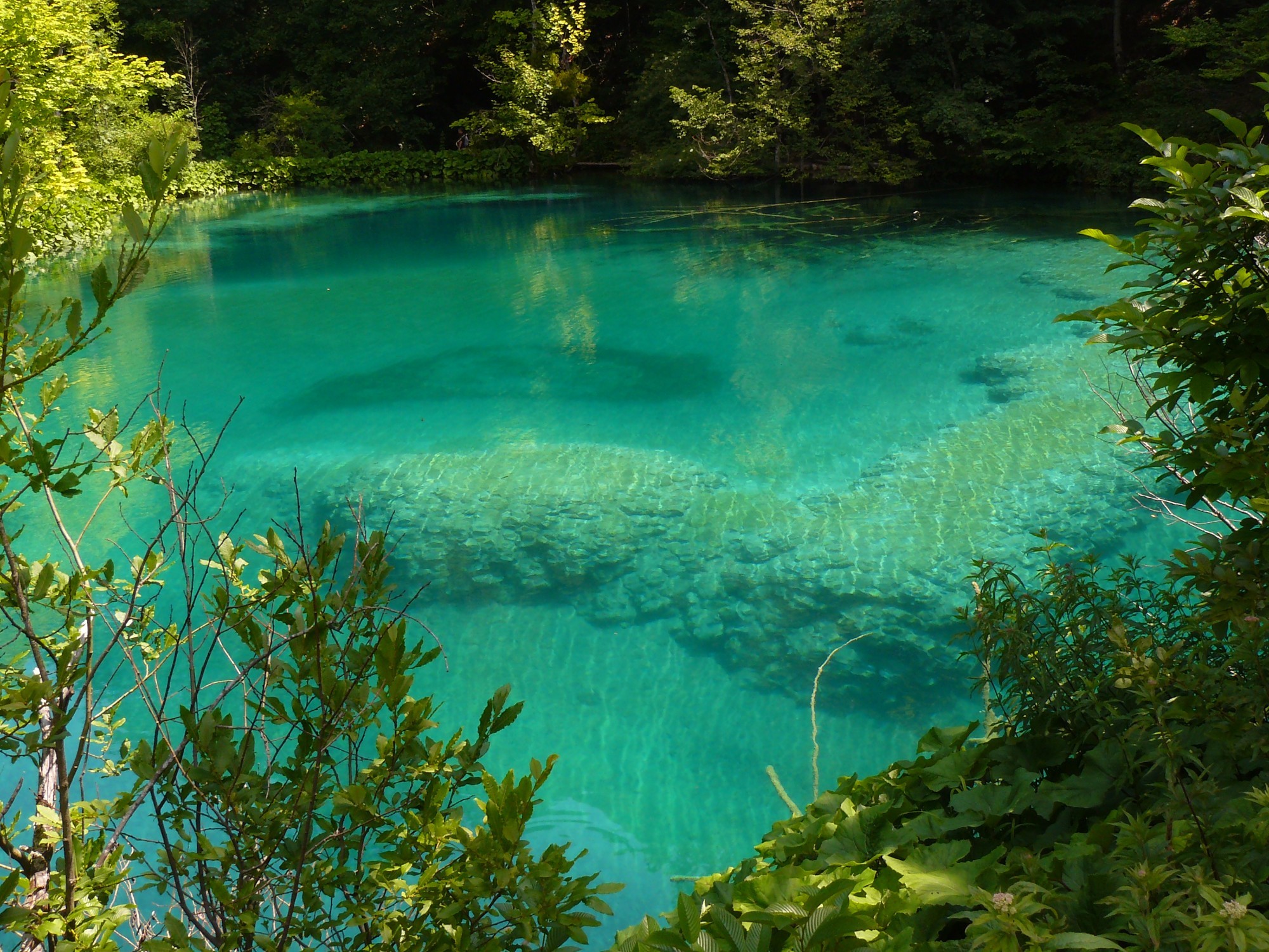 Пресноводное голубое озеро Хорватия