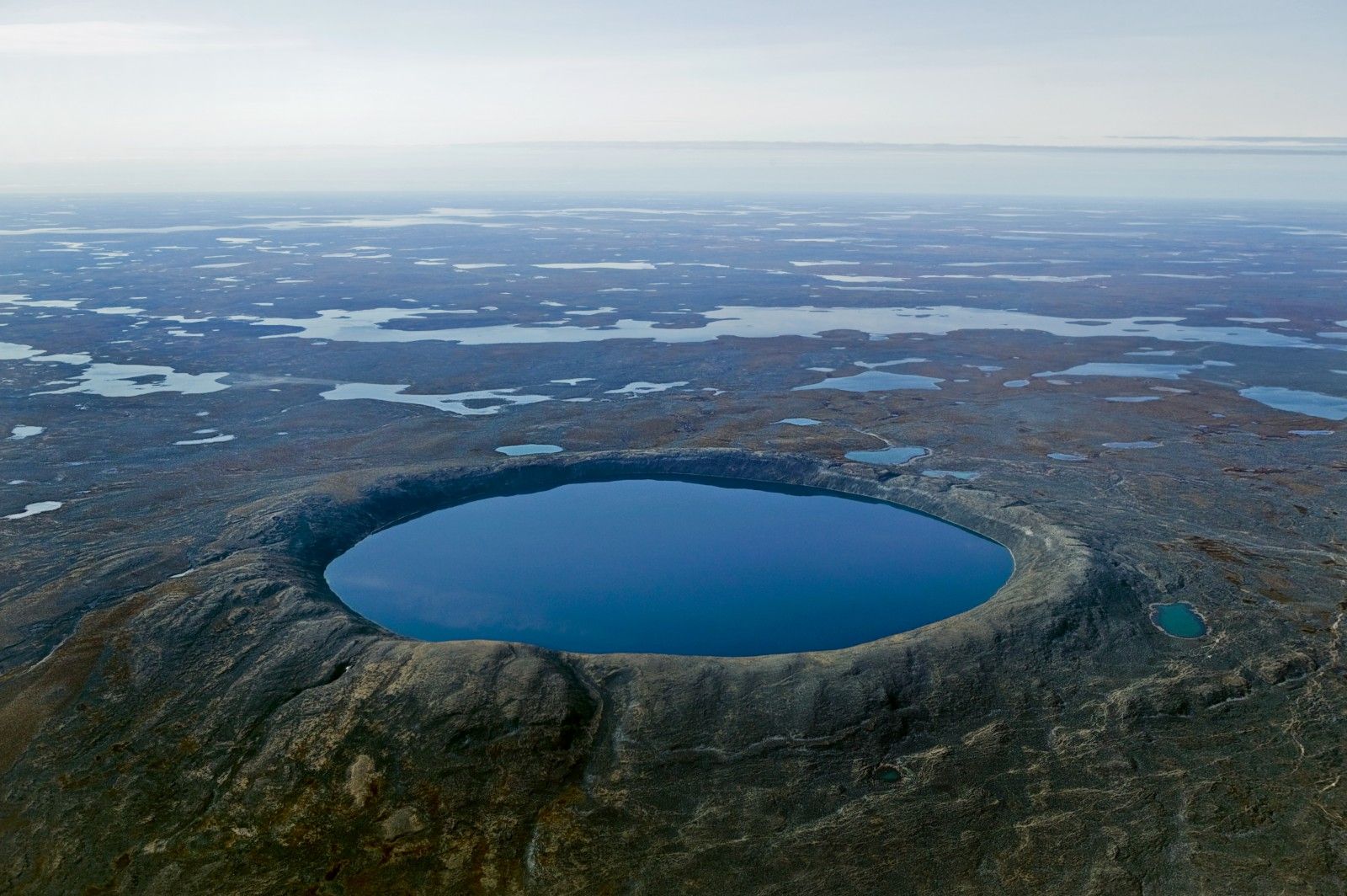 Озеро-кратер Пингуалют
