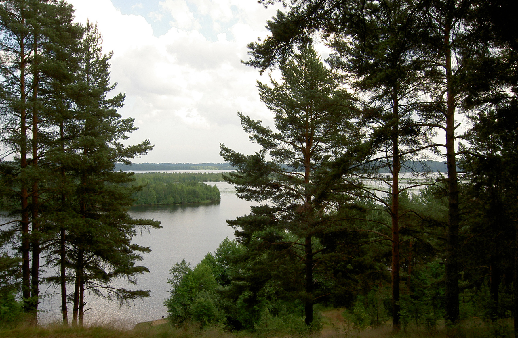 Озеро зеркальное Карельский перешеек