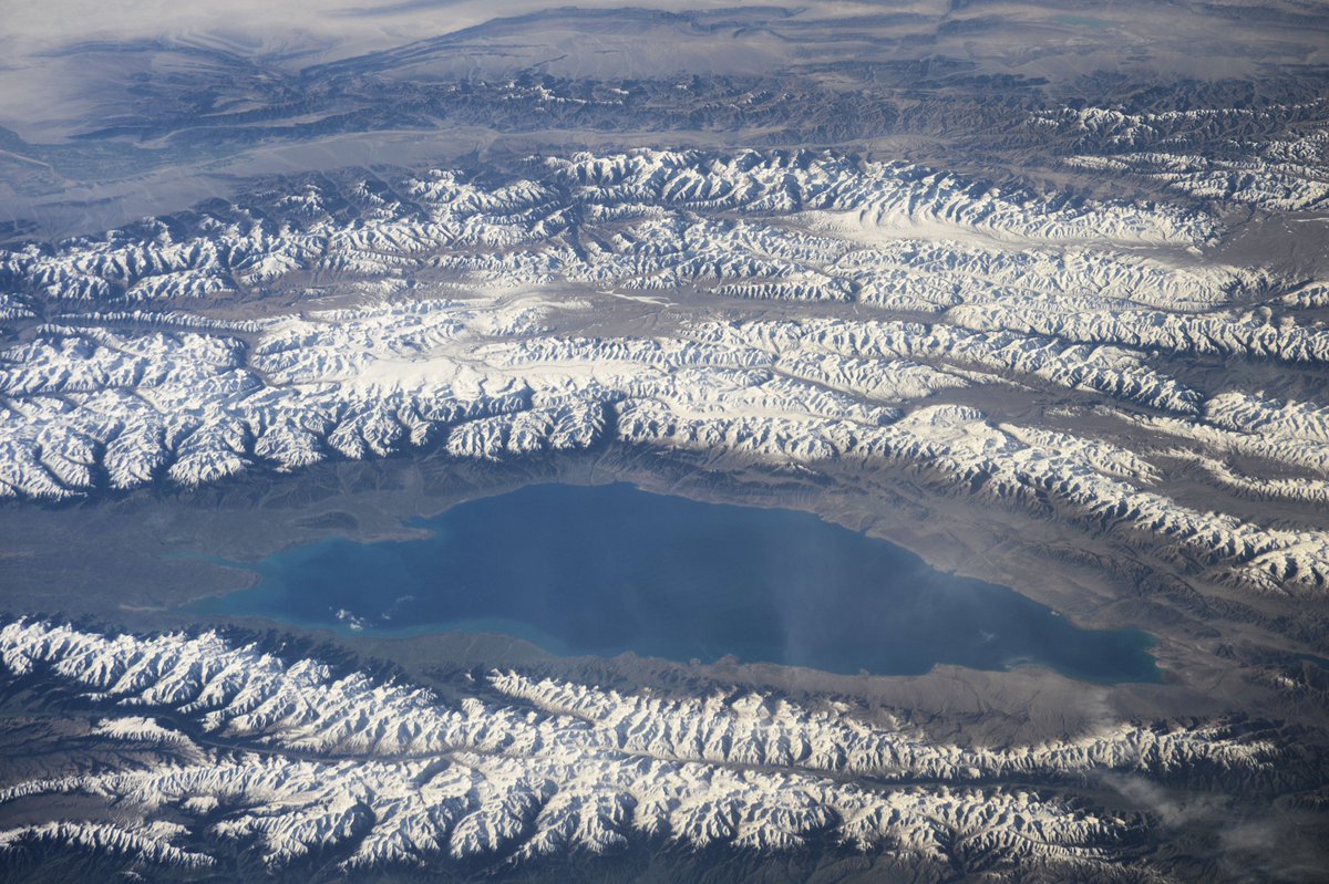 Озеро Иссык-Куль с космоса