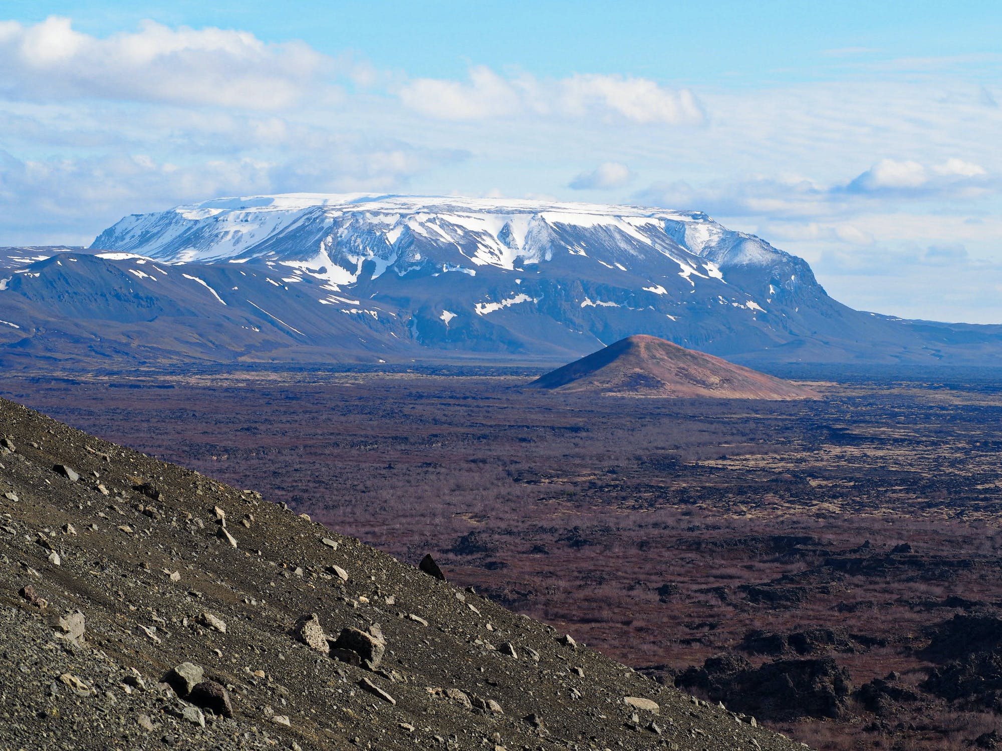 На каком материке находится вулкан гекла. Вулкан Гекла. Исландия вулкан Гекла. Гекла кратер. Гекла извержение.