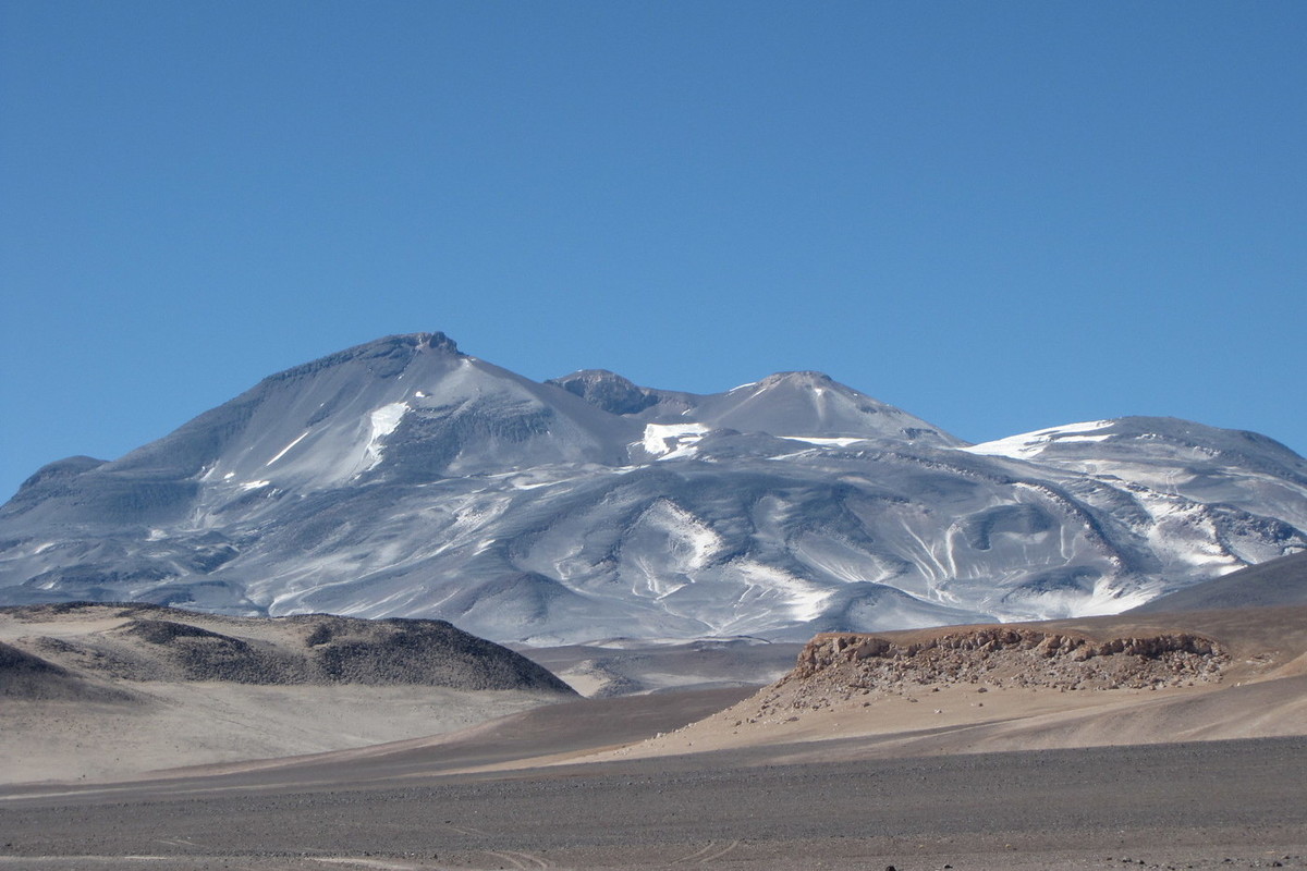 Самый большой вулкан в мире Охос-дель-Саладо