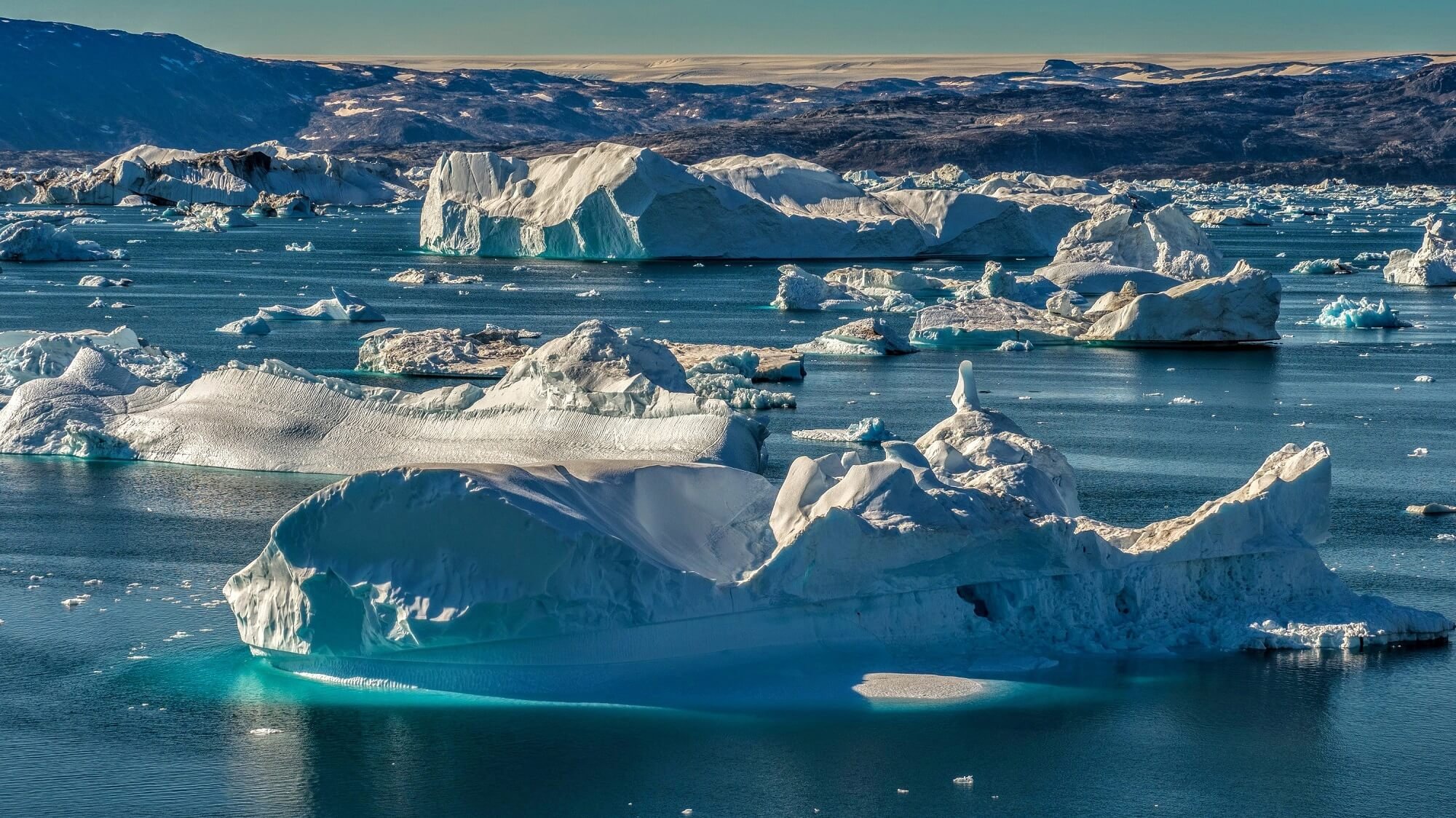 Показать ледовитый океан. Северно Ледовитый океан канадский архипелаг. Северный Ледовитый океан остров Гренландия. Гренландия архипелаг океан. Северный Ледовитый океан канадский Арктический.