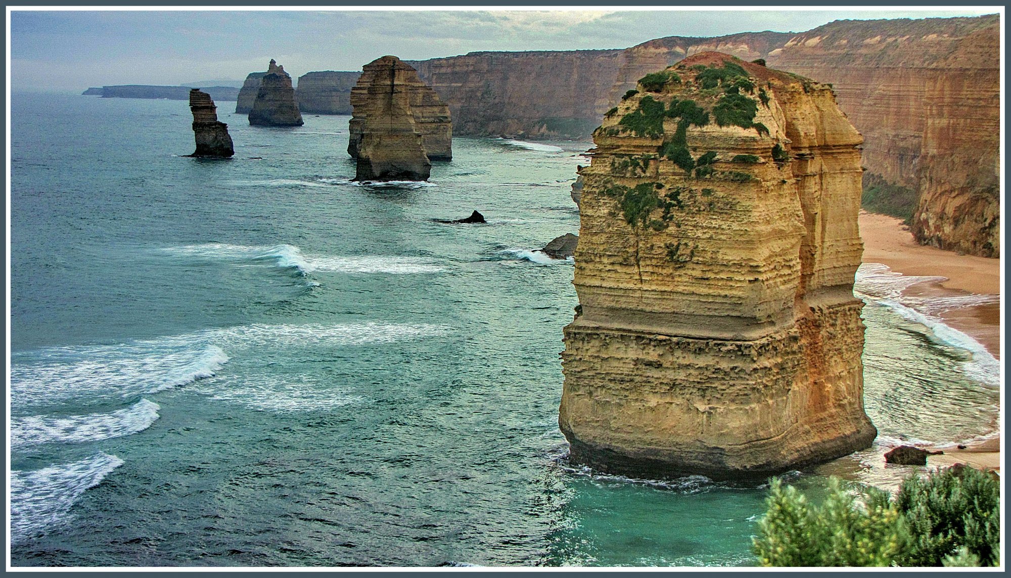 Остров ата. Тасманово море скалы. Австралия тасманово море. Водопад 12 апостолов.
