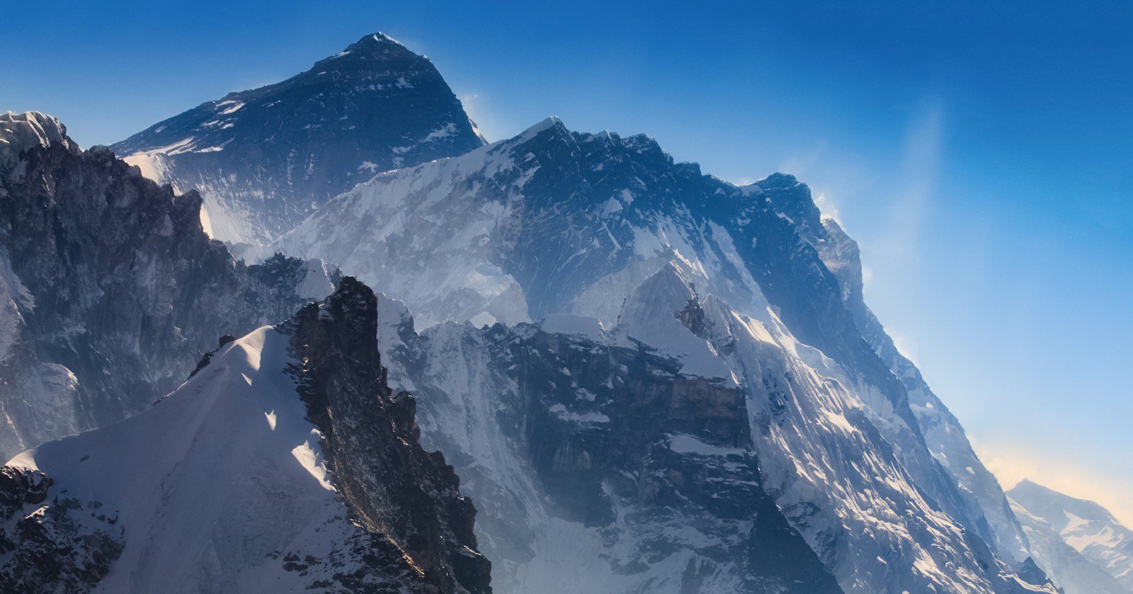 Гора Лхоцзе средняя вершина