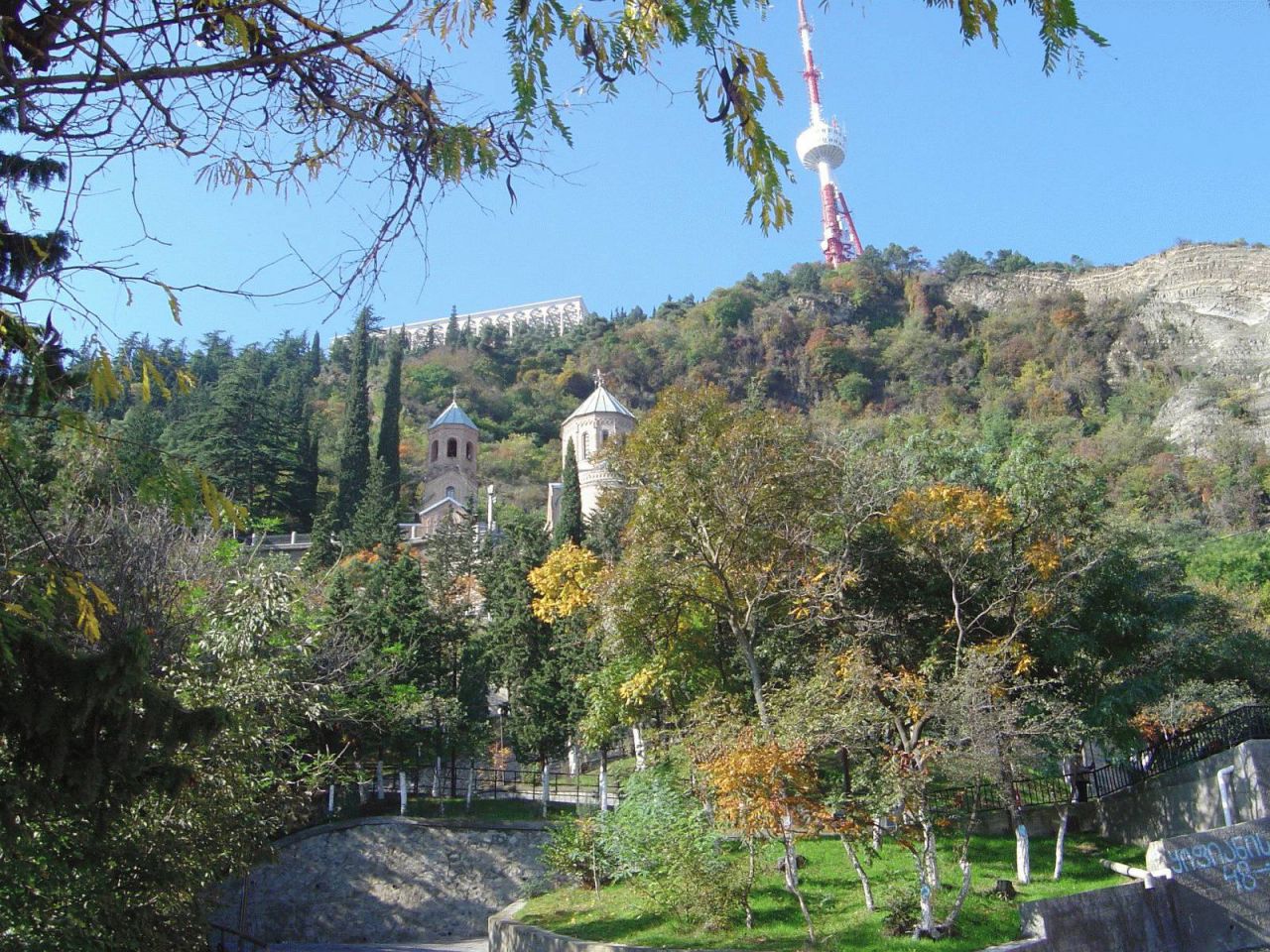 Святой источник на Мтацминде в Тбилиси