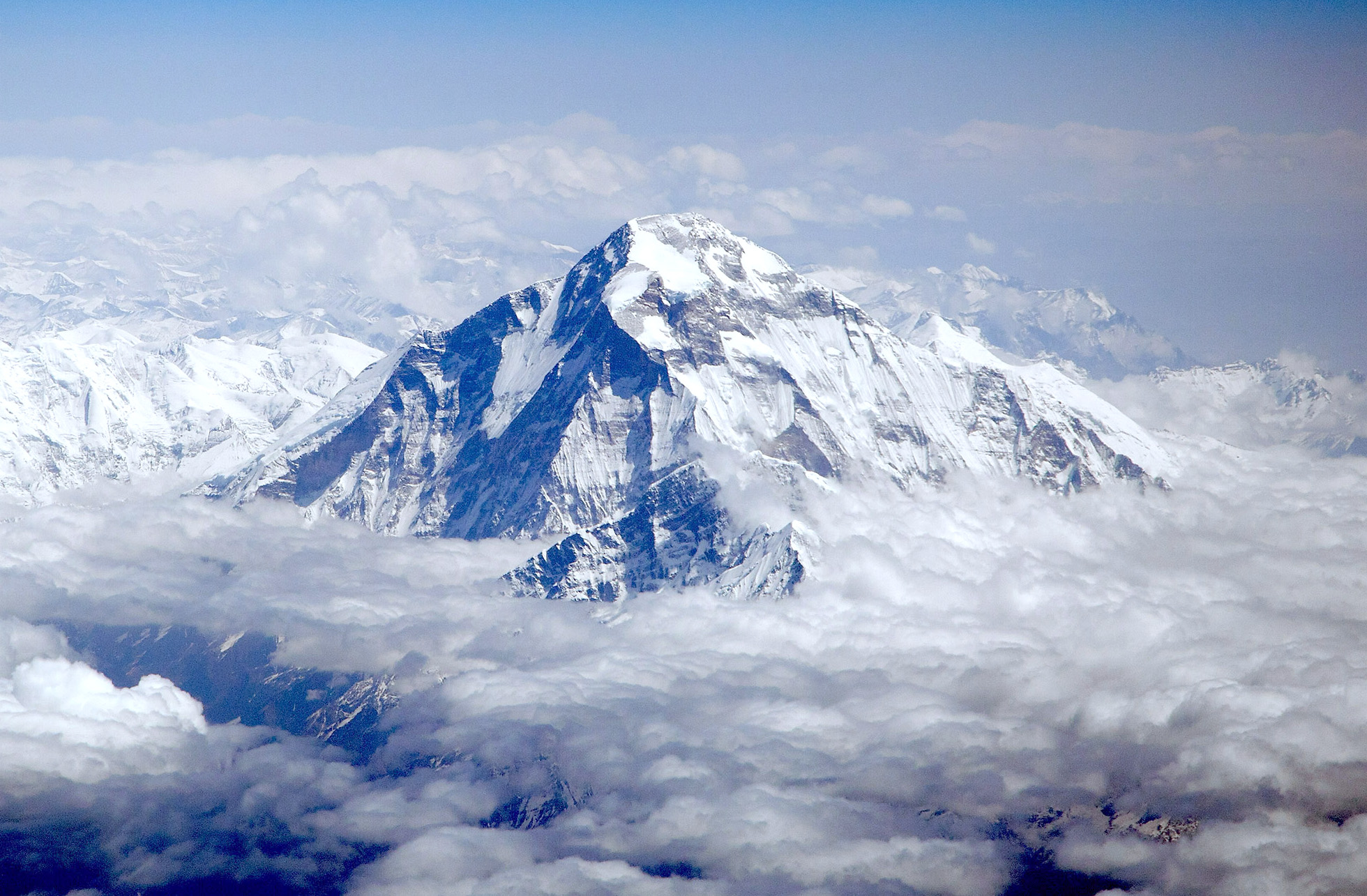 Высота вершины гималаи. Гималаи Эверест Джомолунгма. Дхаулагири гора. Дхаулагири Гималаи Непал. Восьмитысячники Гималаев Дхаулагири.
